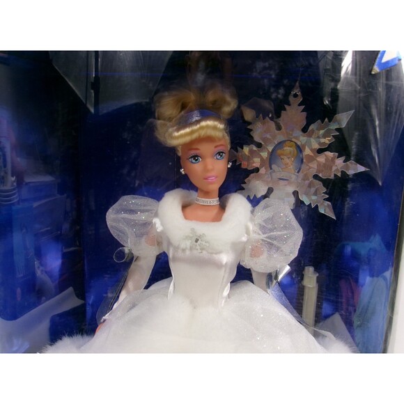 Vintage 1996 Disney Cinderella Holiday Princess Barbie Doll #16090 Christmas - Picture 2 of 4